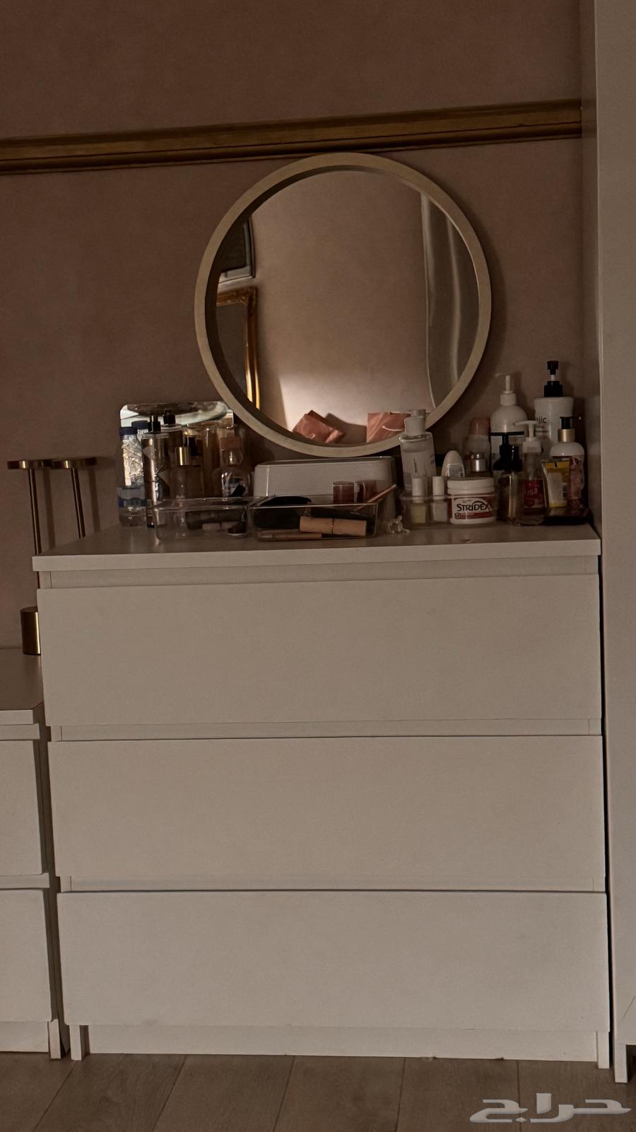 White wardrobe, dressing table and chest of drawers for sale in clean condition64552406369411112