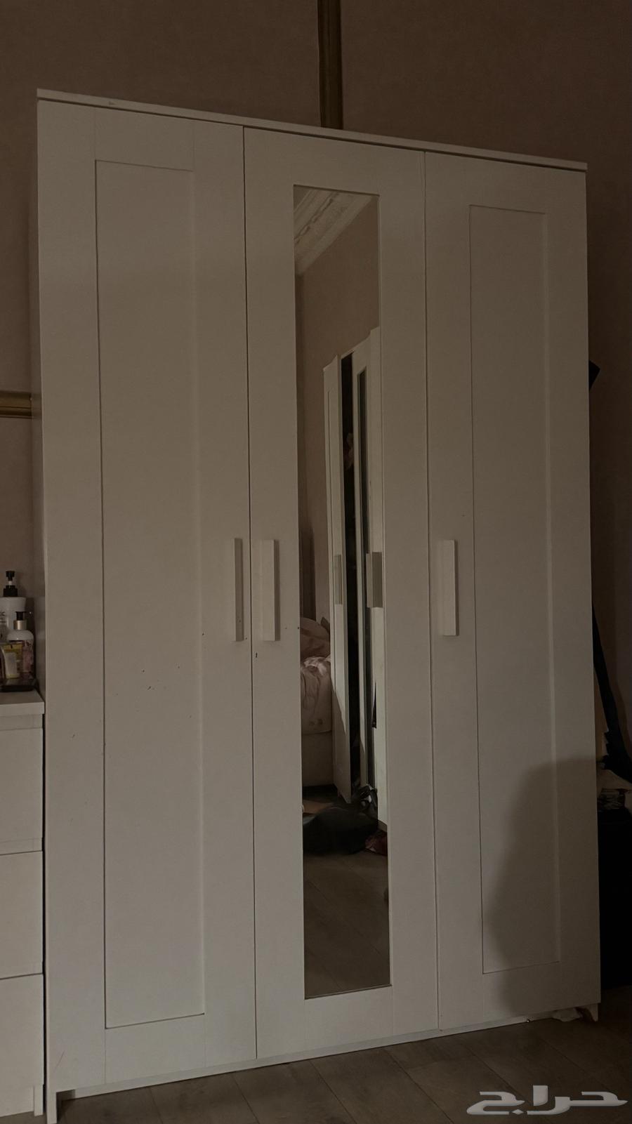 White wardrobe, dressing table and chest of drawers for sale in clean condition64552406369411111