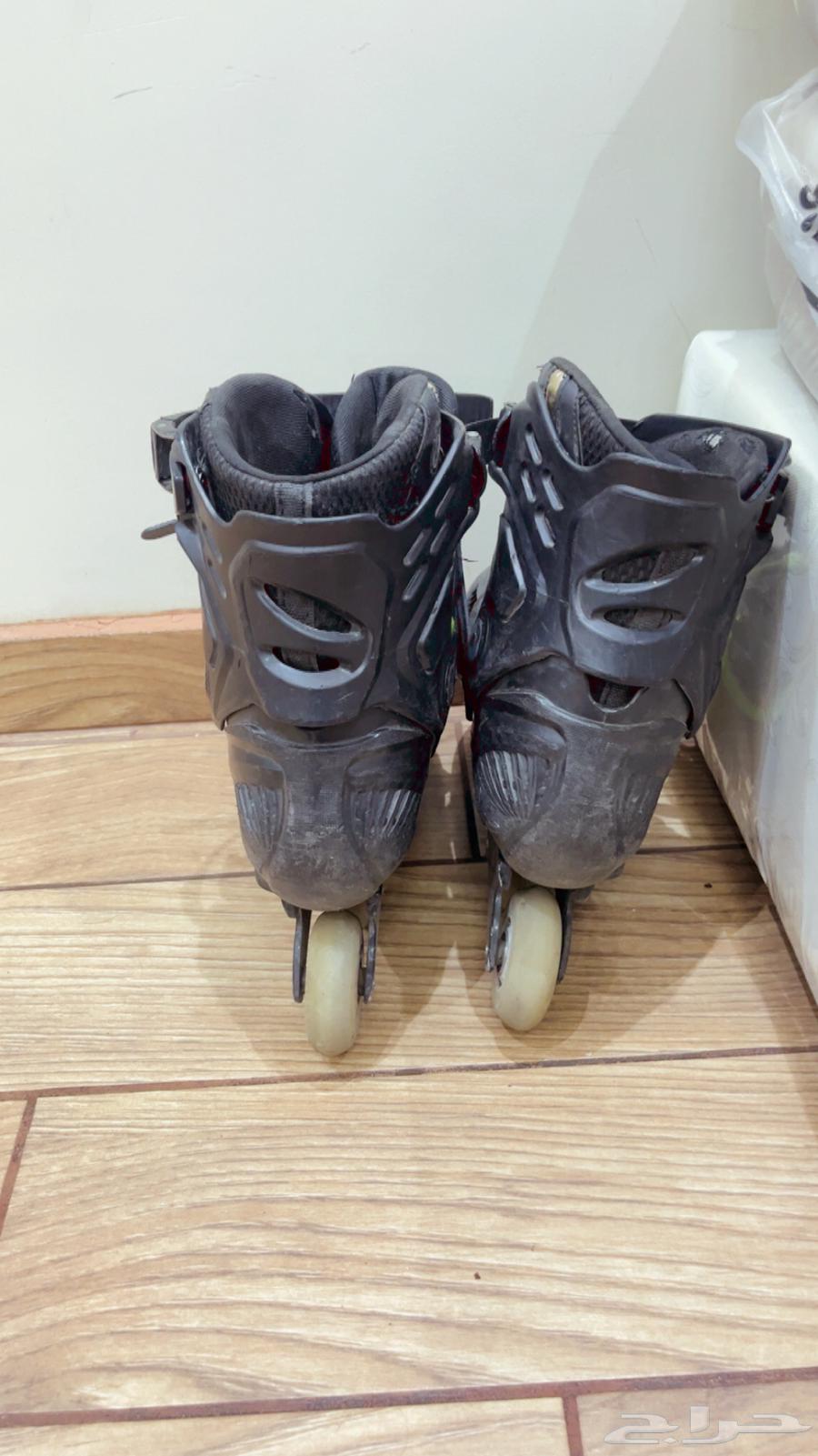 سكيت رول للبيع نضيف فيه خدوش مقاس 3864552235042818113