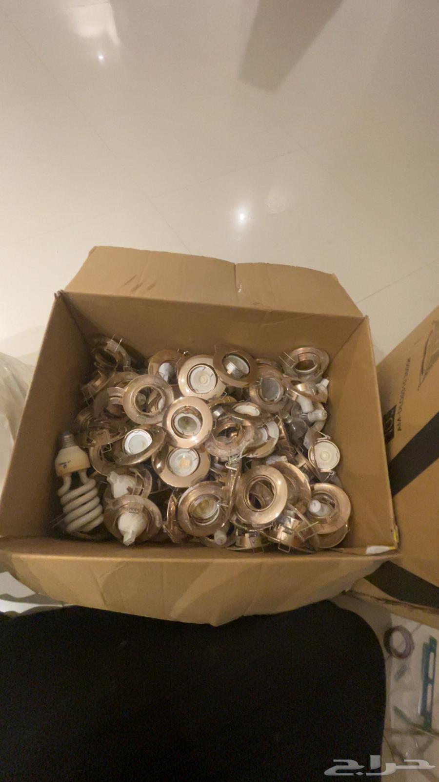 افياش كهرباء مستعمله و سبوت لايت مستعمله و مقابض ابواب مست64552463092993110