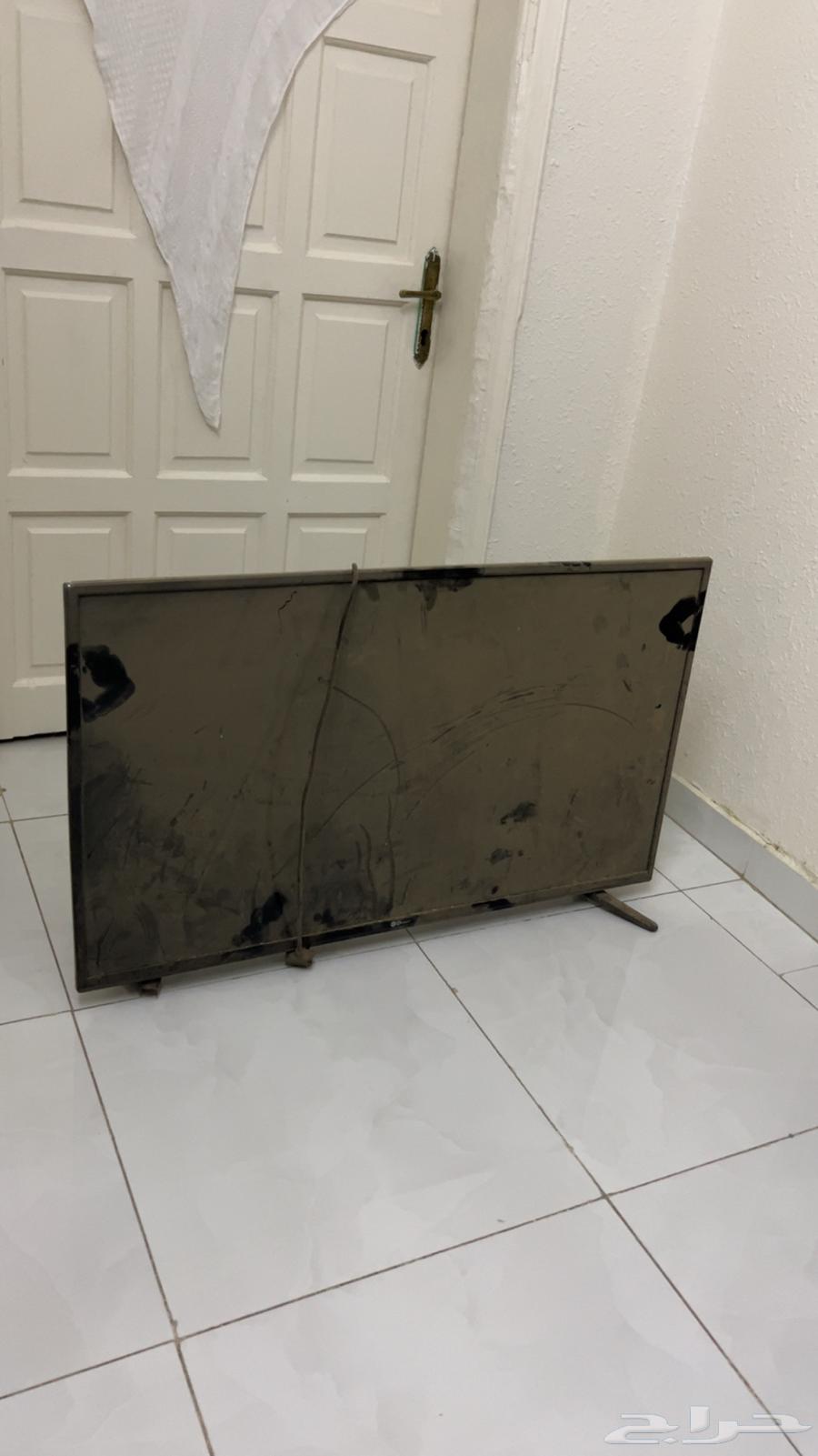 السلام عليكم شاشة للبيع المقاس 50 بوصه64550445804417113