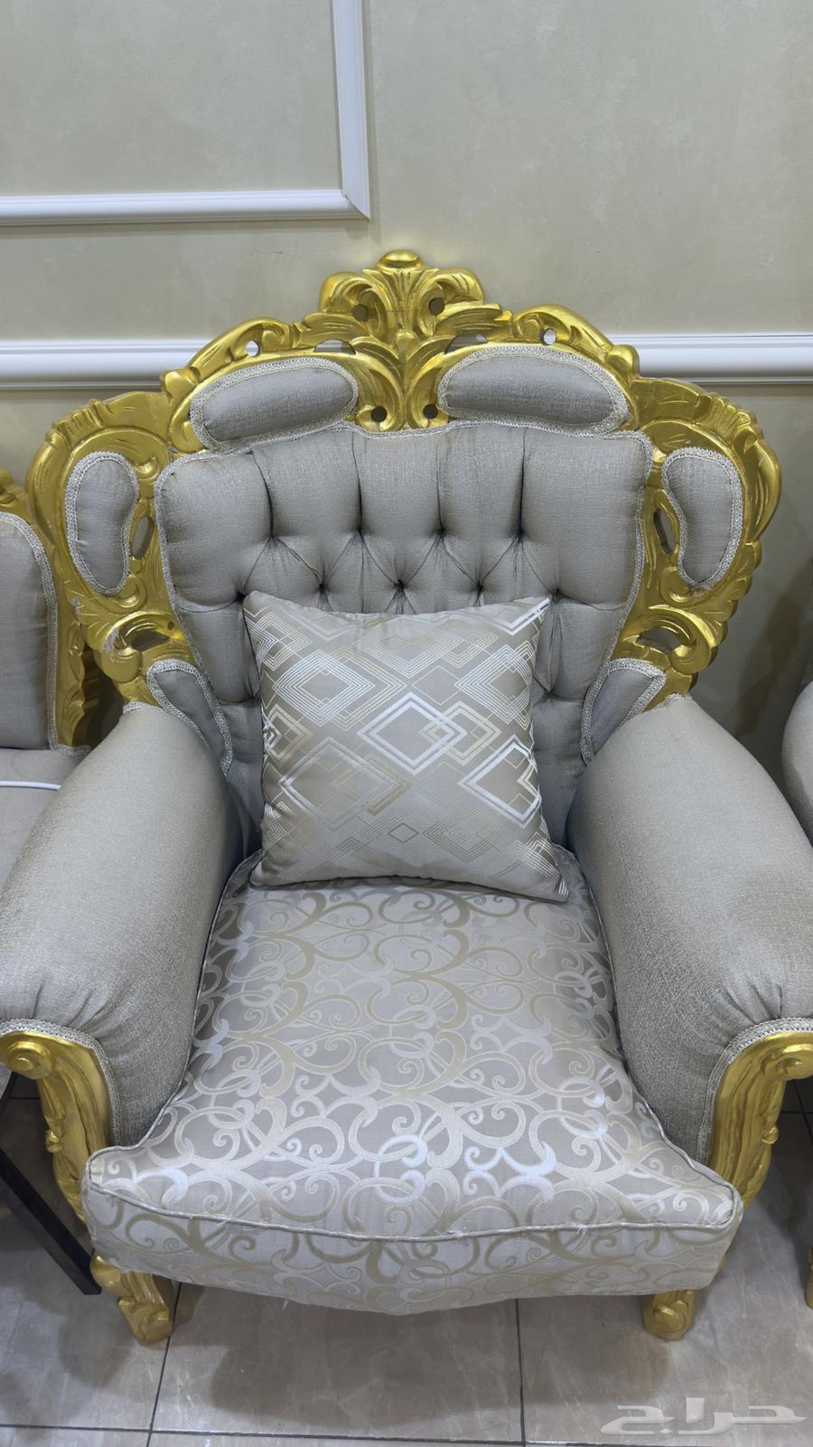 للبيع كنب64548716741123111