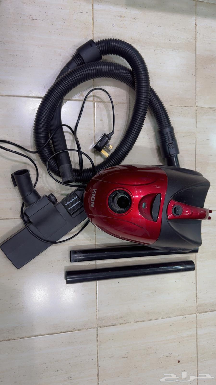 شجرة زينه و مكنسة كهرب وفرن كهربائي بحالة ممتازه وسعره مخفض64552703894531111