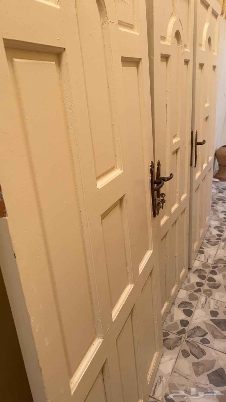 Beautiful clean apartments, God willing, but one broken AC unit is urgently for sale at the highest bid64545913489793114