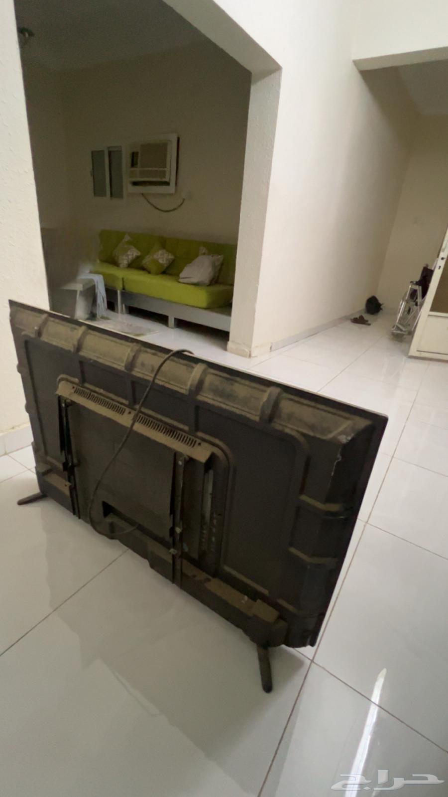 السلام عليكم شاشة للبيع المقاس 50 بوصه64550445804417110