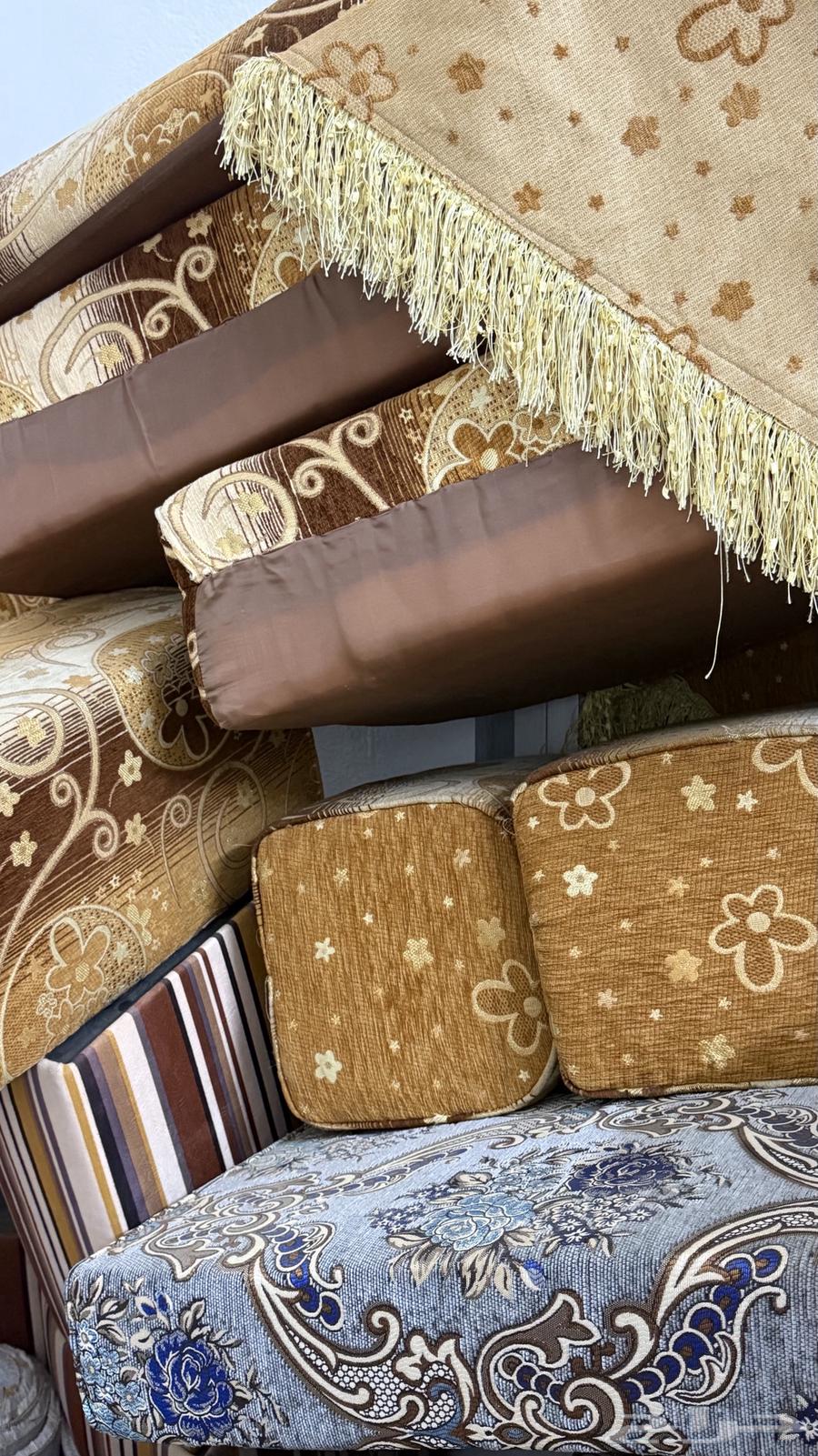 باطرمه وطاوله شبه جديده64553327840258112