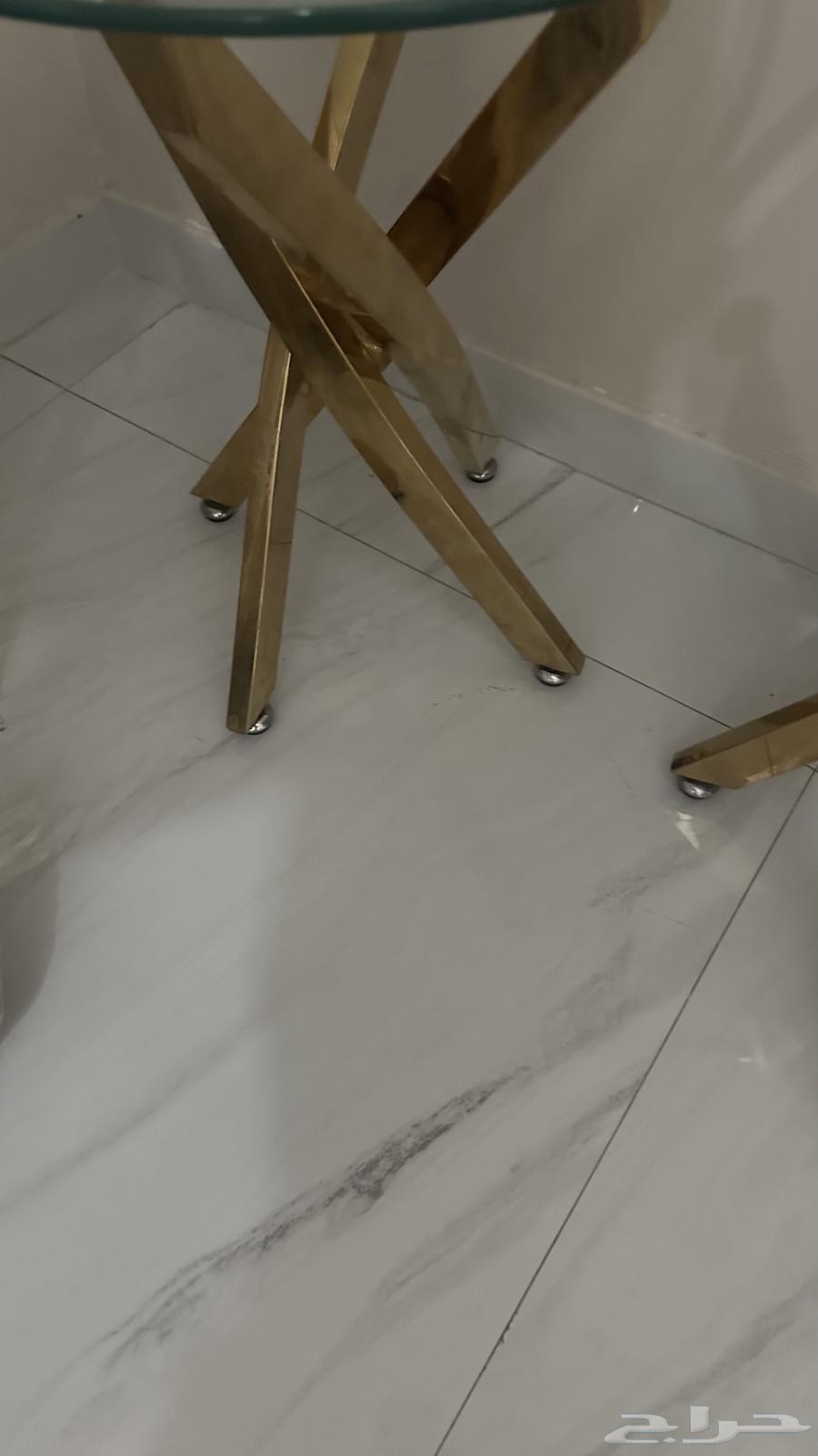 Medium-sized serving tables64547749494402113