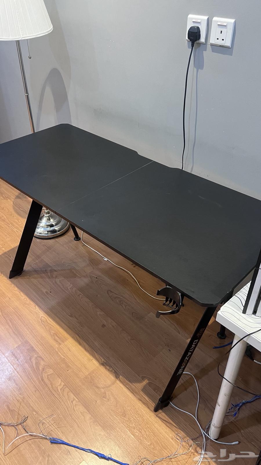 طاوله قيمنق64547527311874110