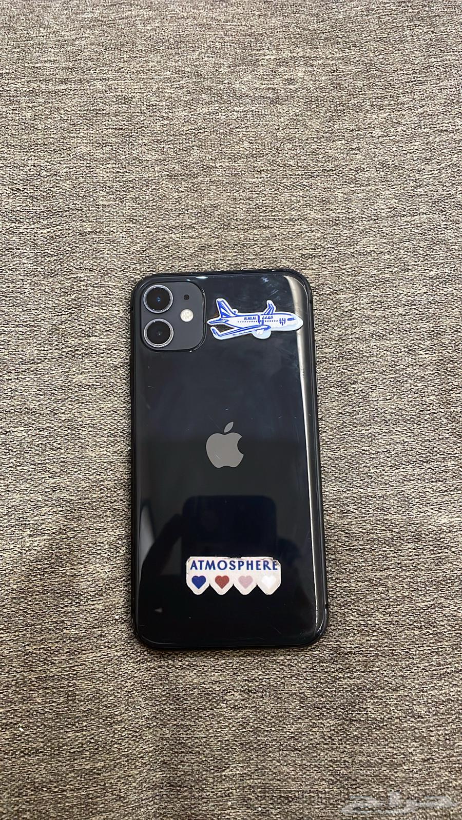 iPhone 11 for sale with a cracked screen but does not affect performance64545602050563112