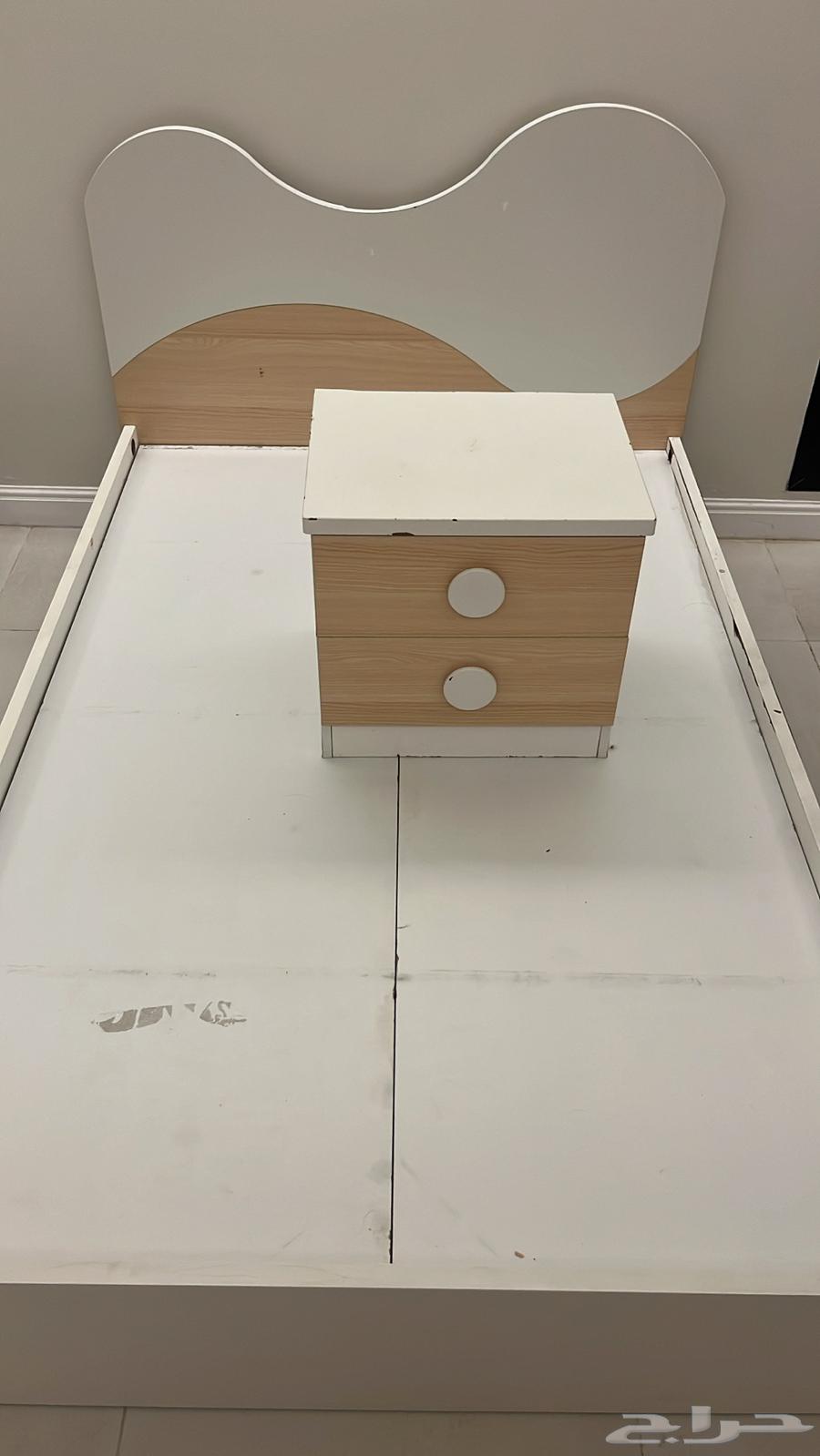 دولاب وسرير للبيع السريع64551076282625112