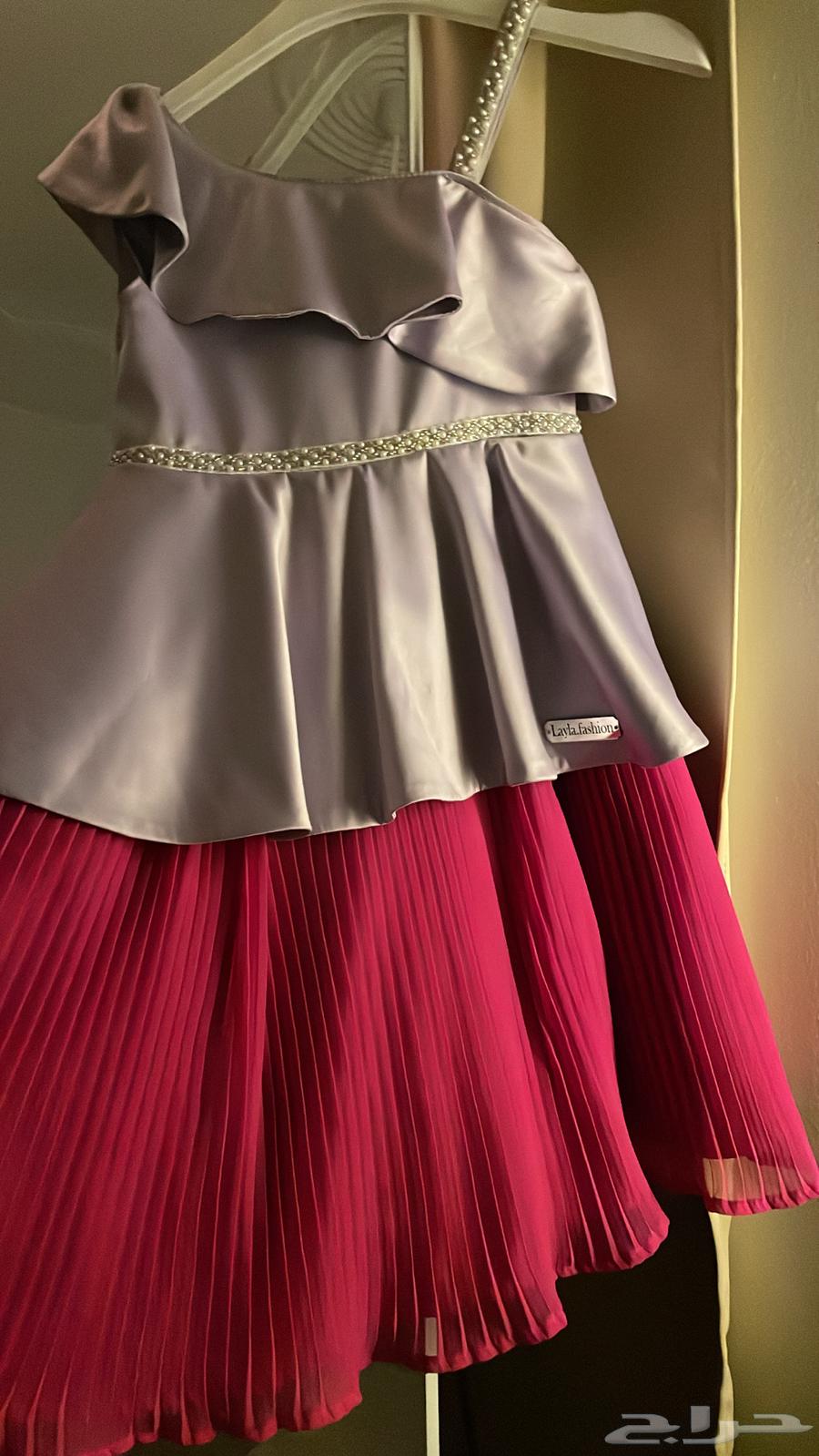 العمر 6سنوات فستان مستعمل للبيع نظيف استخدم يومين64547026716418110