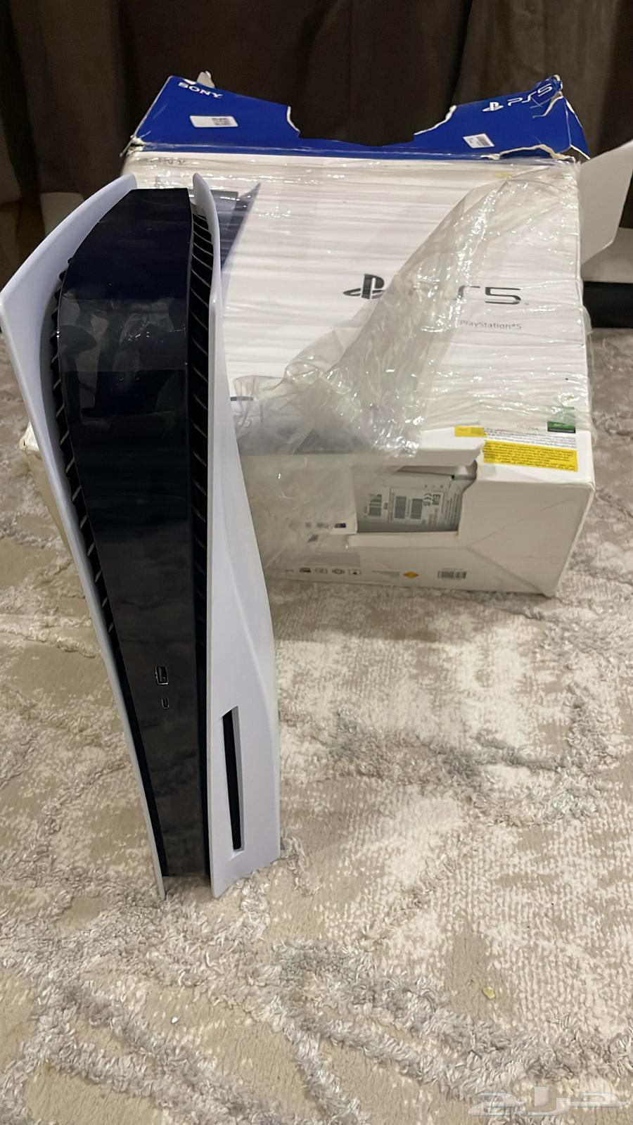 Sony 5 for sale with all accessories, cables, and original box, CD version64551690964225110