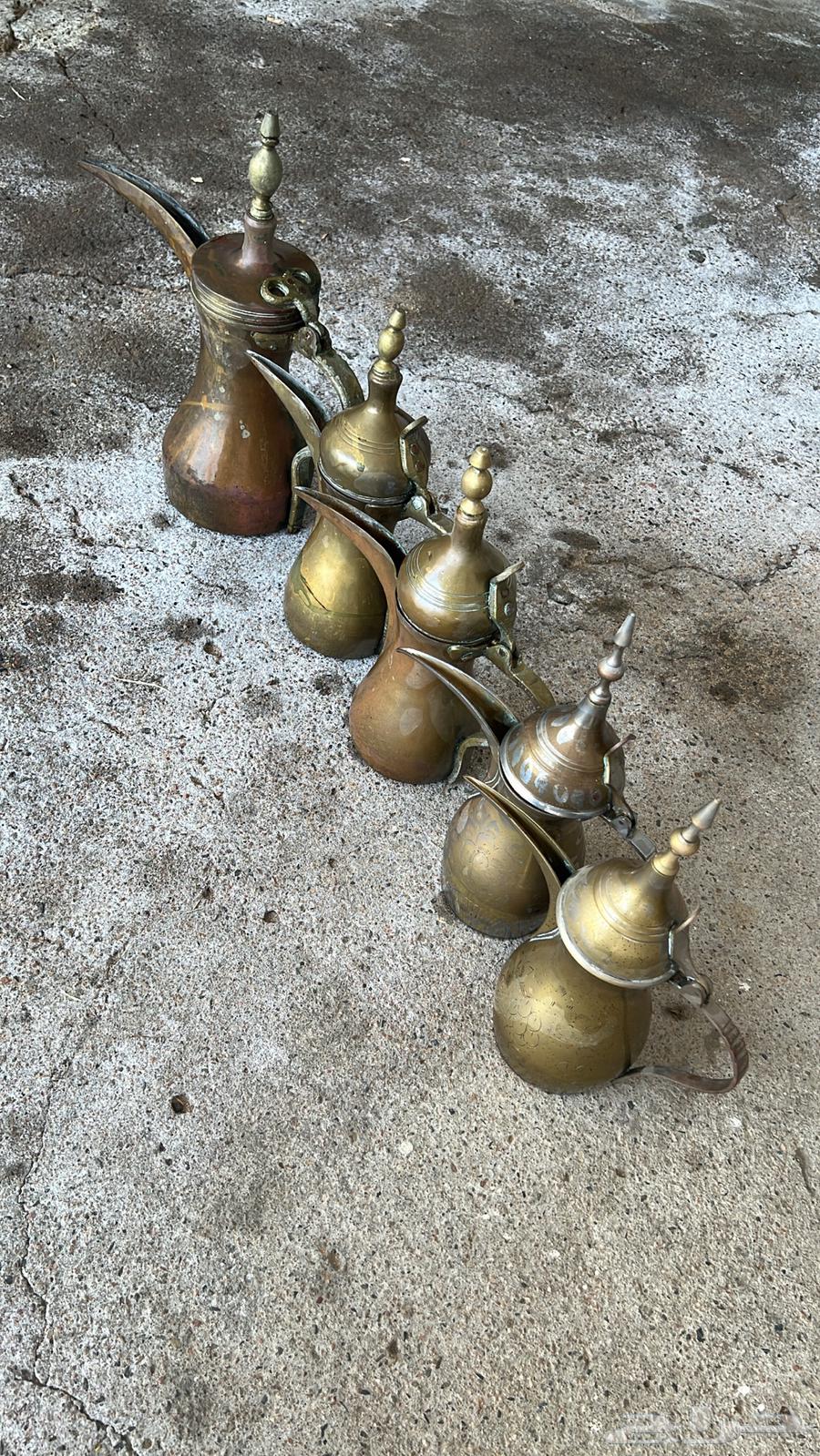 دلال قديمه64545019542274110