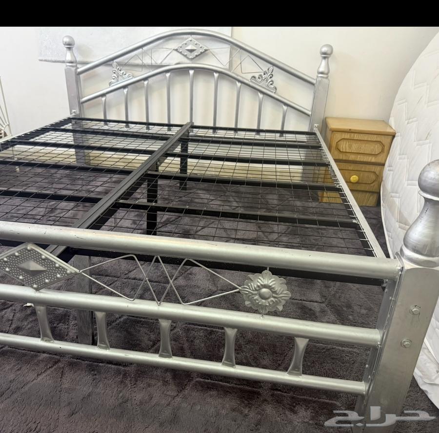 دولاب ملابس حديد اصلي للبيع64539711941506111