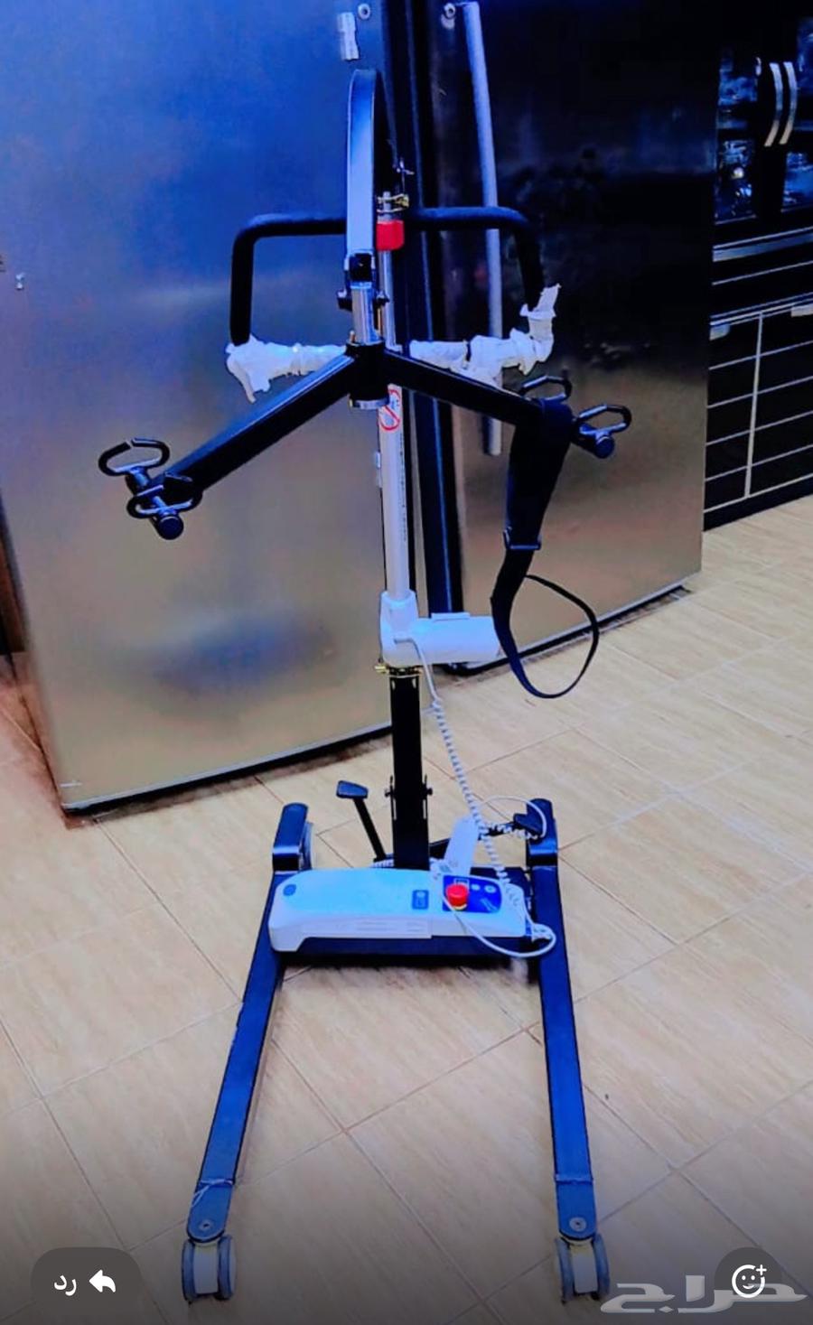 Lift for carrying patients, 180 kg capacity, new, used only two or three times64550188781954111