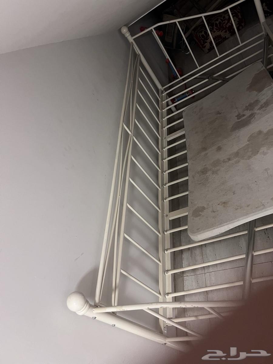 سرير للبيع لاعلى سومه64545842223746112