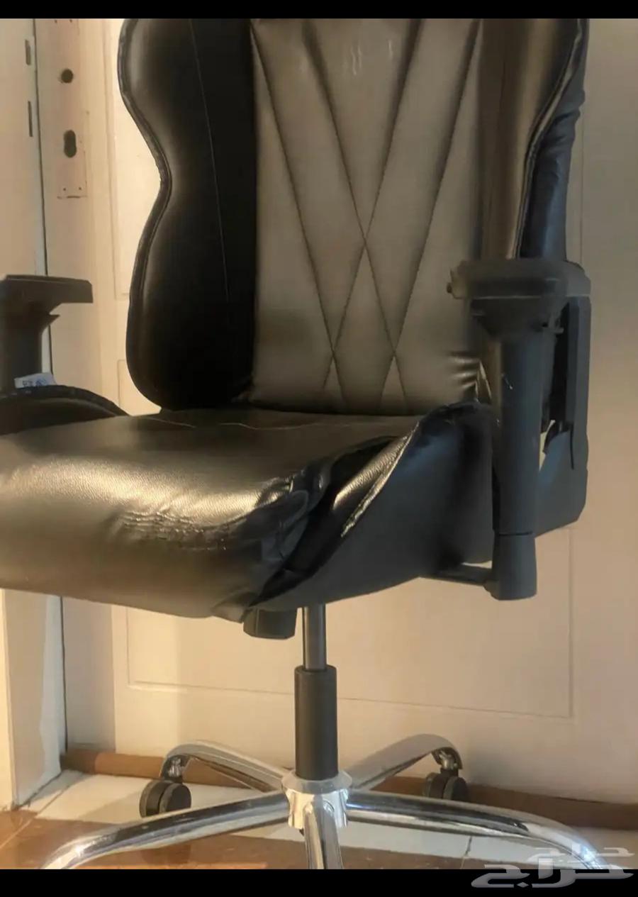 Excellent condition chair, asking price 1264551603963139112