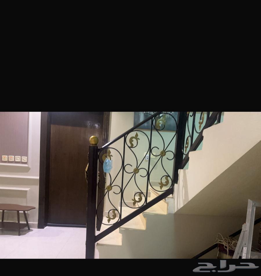 سلم درج اسود ذهبي جديد64552177696771111