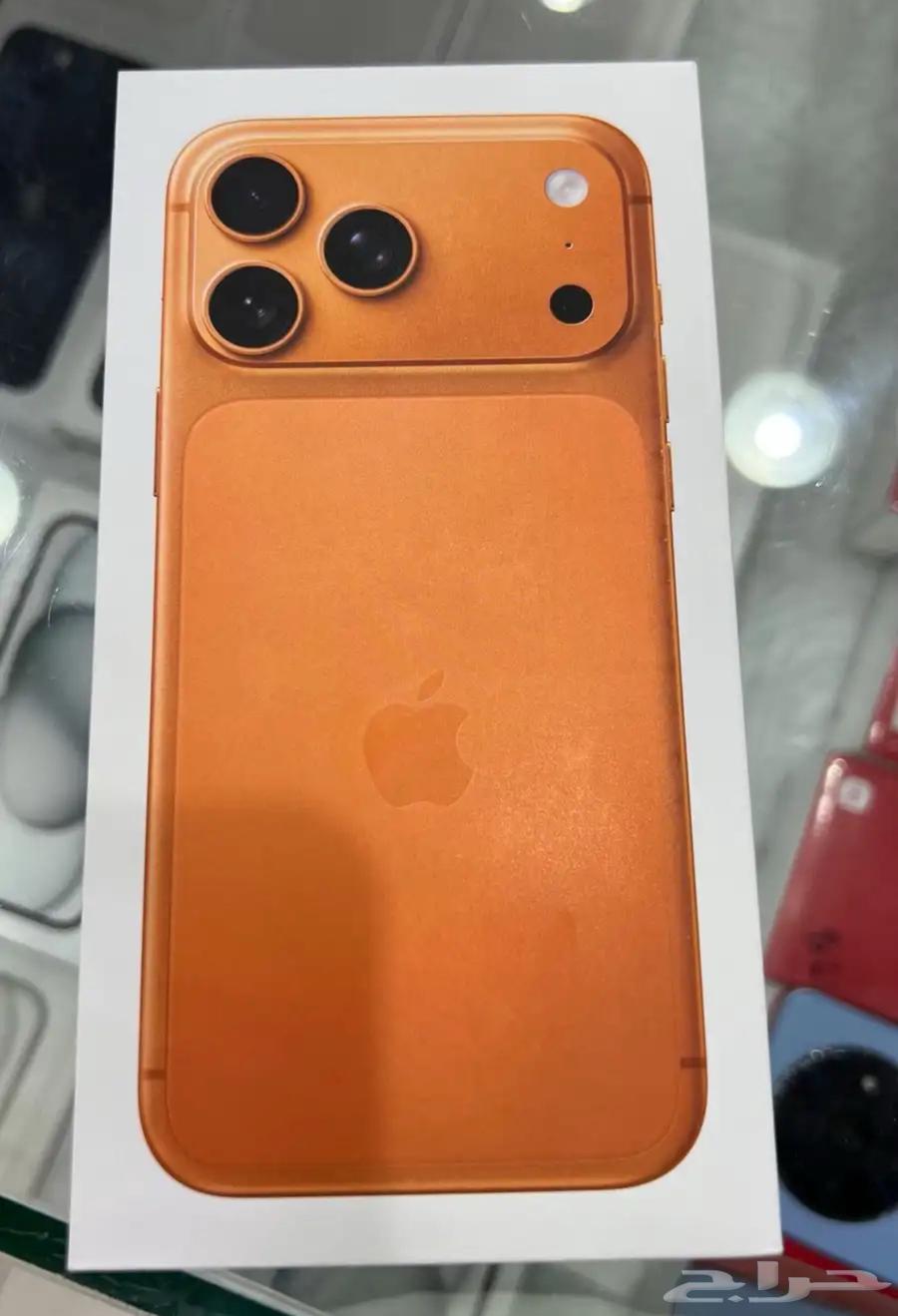 ايفون برو17 برتقالي 512جيجا ماله يوم معي وببيع ب5600 صامل64551834102914110