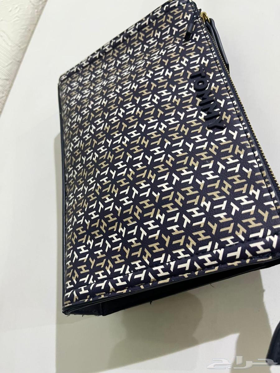 شنطة تومي هيلفيغر للبيع64553200733059111