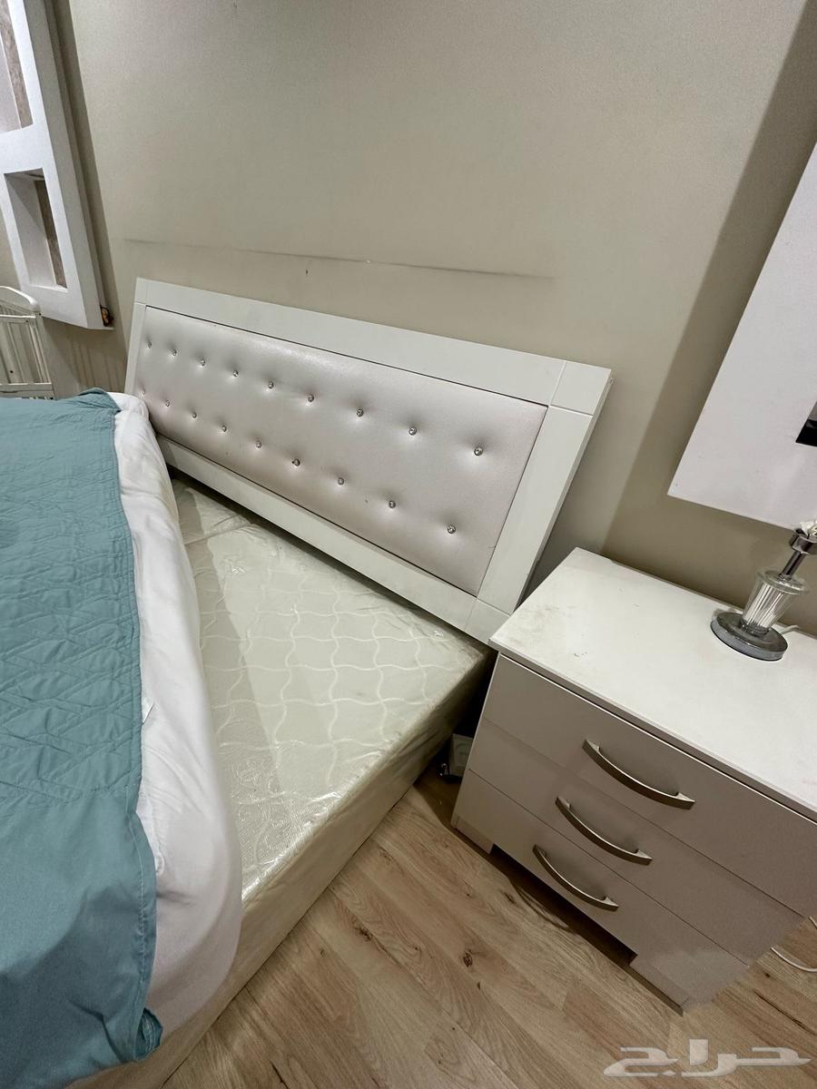 غرفة نوم مستخدمه للبيع64548758658433110