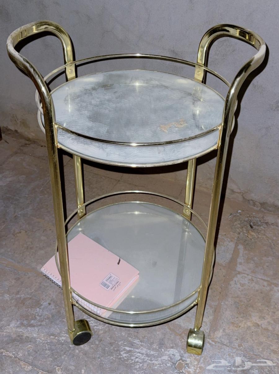 طاولات ترولي جديده بس مغبره للبيع64552718168323110