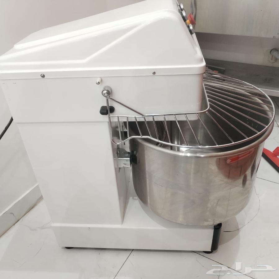 Spiral mixer and dough sheeter, almost new, used for less than a month64546361597571111