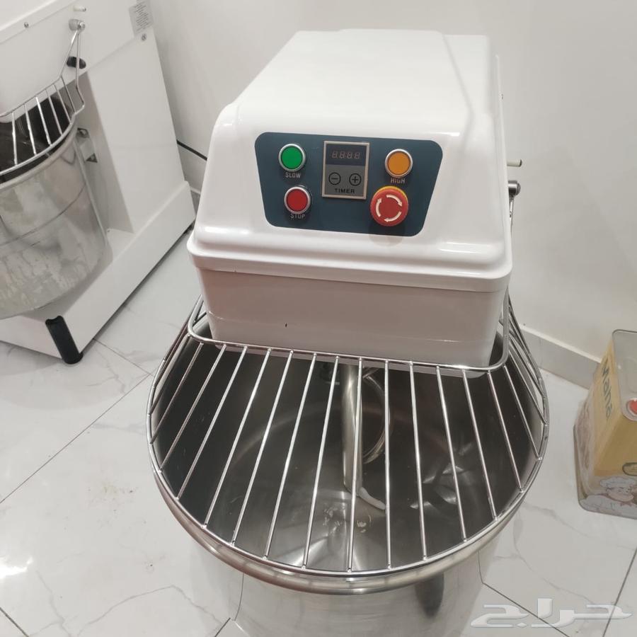 Spiral mixer and dough sheeter, almost new, used for less than a month64546361597571112