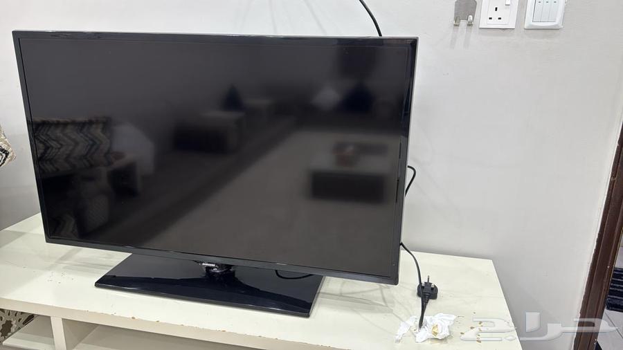 شاشة سامسونج نظيفة 40 بوصه للبيع64548952842754111