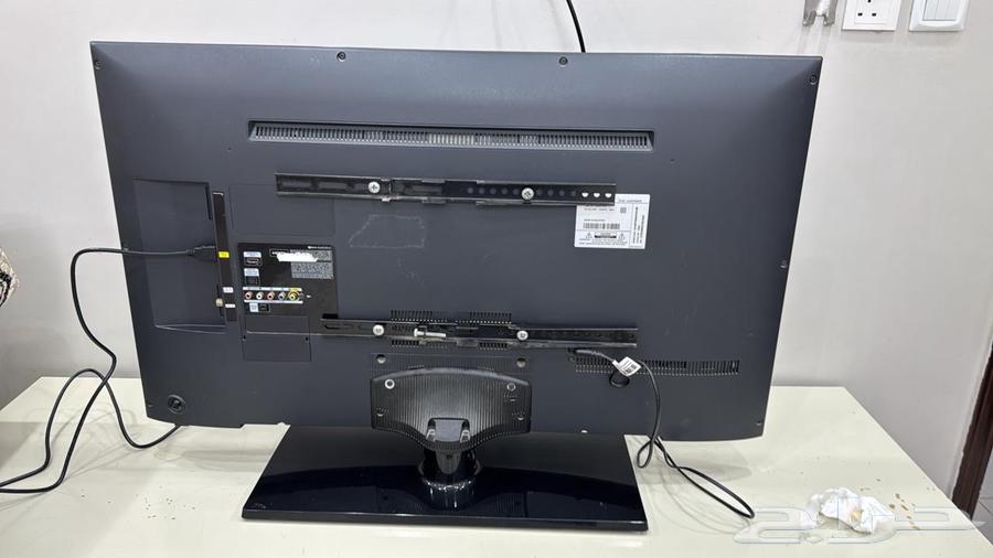 شاشة سامسونج نظيفة 40 بوصه للبيع64548952842754110