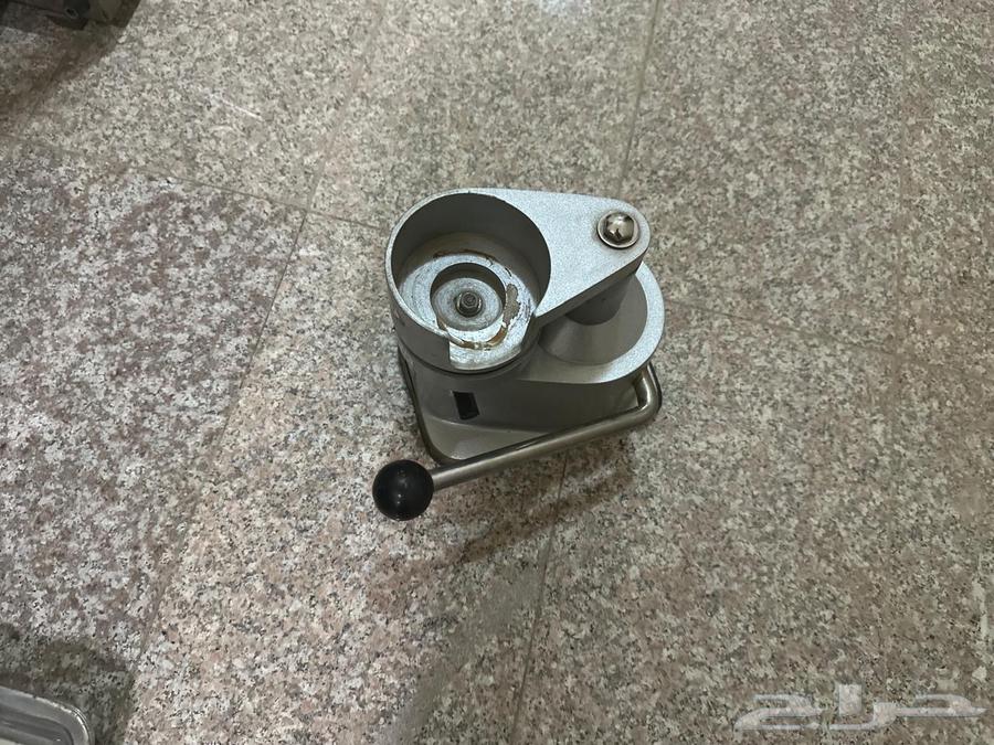 ادوات كهربائيه حقت مطعم جديده بحالة ممتازه64550113768961110