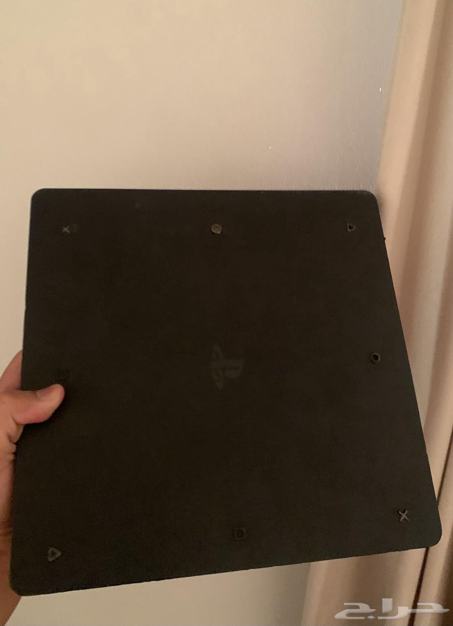 سوني فور نظيف ps4 مع يد جديده سعرها ب 200 كلهن ب600عرض خاص64537881990017113