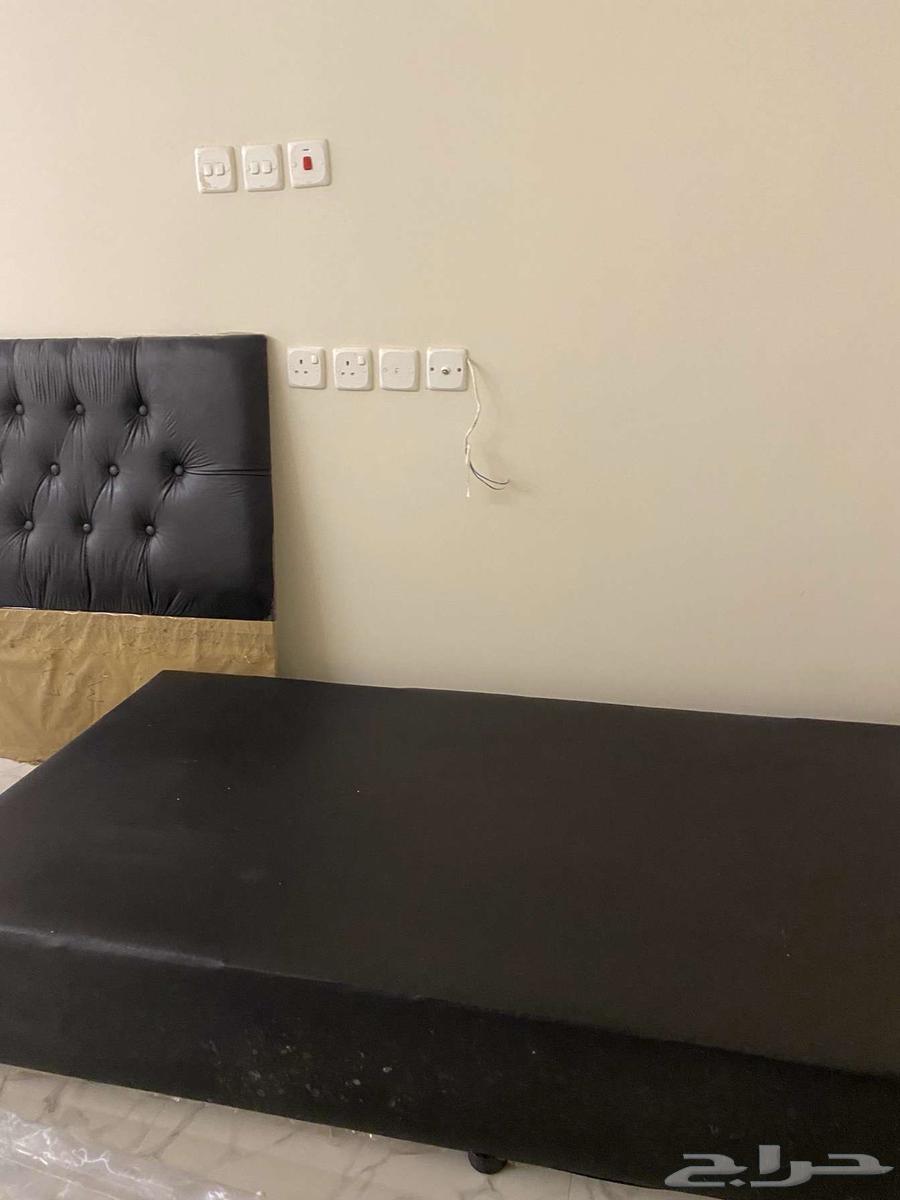 سرير لون اسود بحاله ممتازه جديد64551533176067111