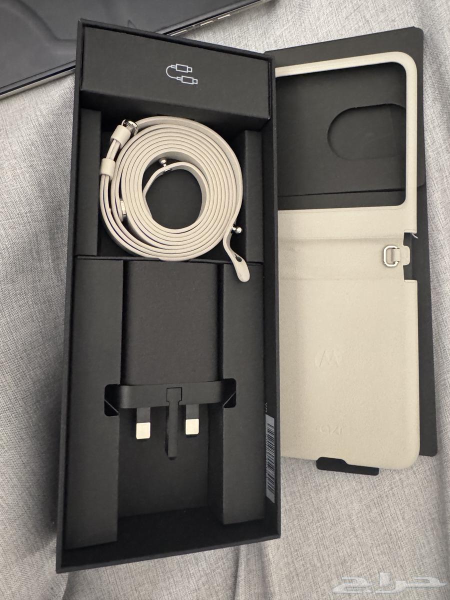 موتوريلا Razr 50 نظيييف جد ا64552477287427114