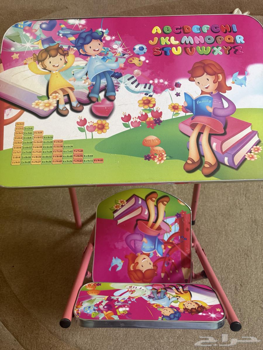 Tables with chairs64546127932035111