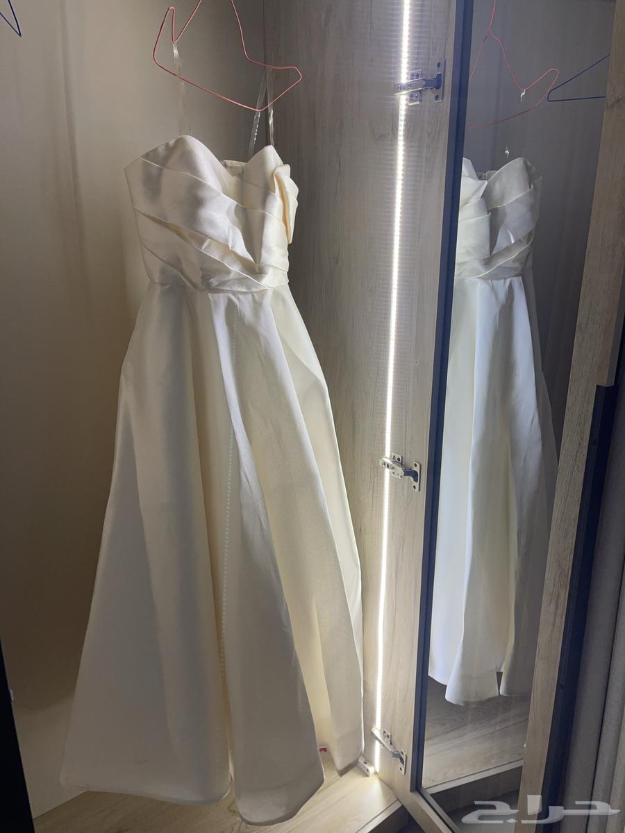 A white dress size S worn only once, perfect for a queen or bride, stunning64547930398849112