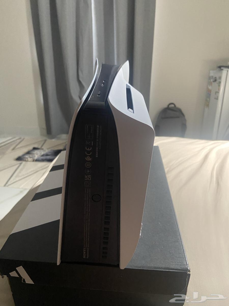 Sony Five Slim usage period 3 months area and tera with hand64546096768387112