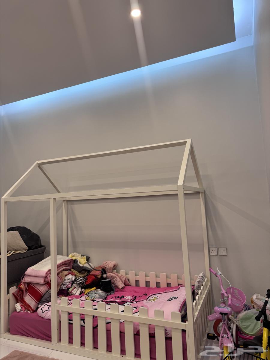 دولاب اطفال بناتي وسرير بناتي مااستعمل وسجاده بناتيه واستار64550661653250112