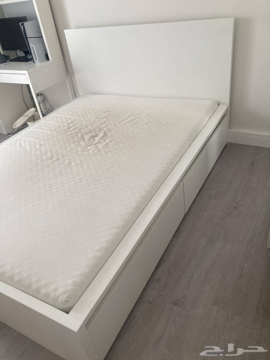 سرير مع مرتبة بتخزين مستعمل من ايكيا للبيع64546957584258113