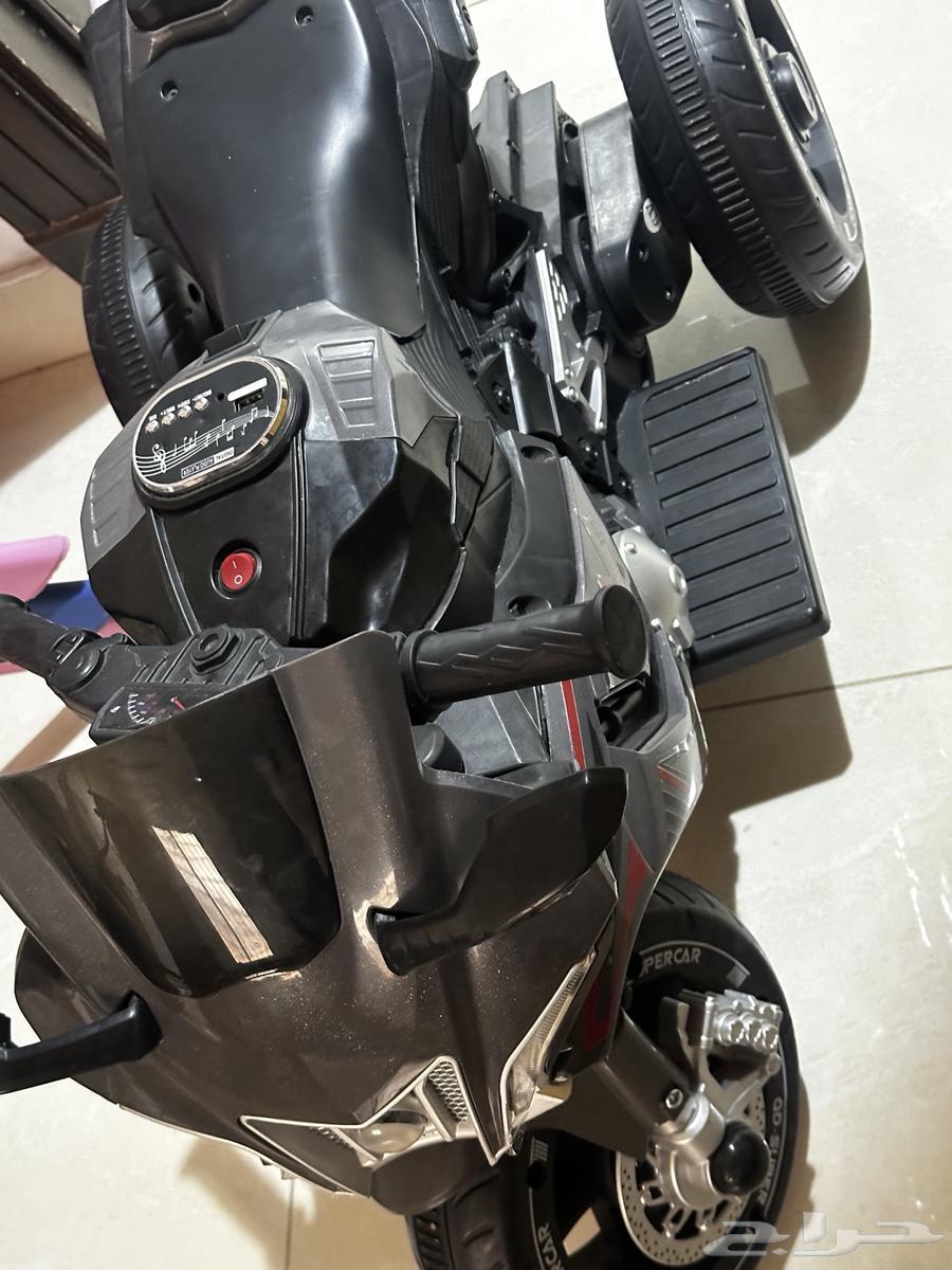 دباب اطفال وسياره كهربائيه نظيفه جدا64553044367105114