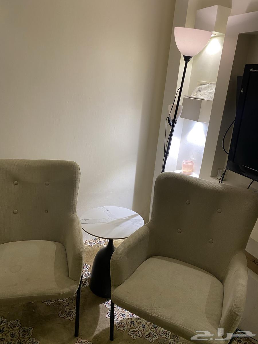 كرسيين مع طاوله دائريه واباجوره .. ودرج بفتحتين64551305298434110