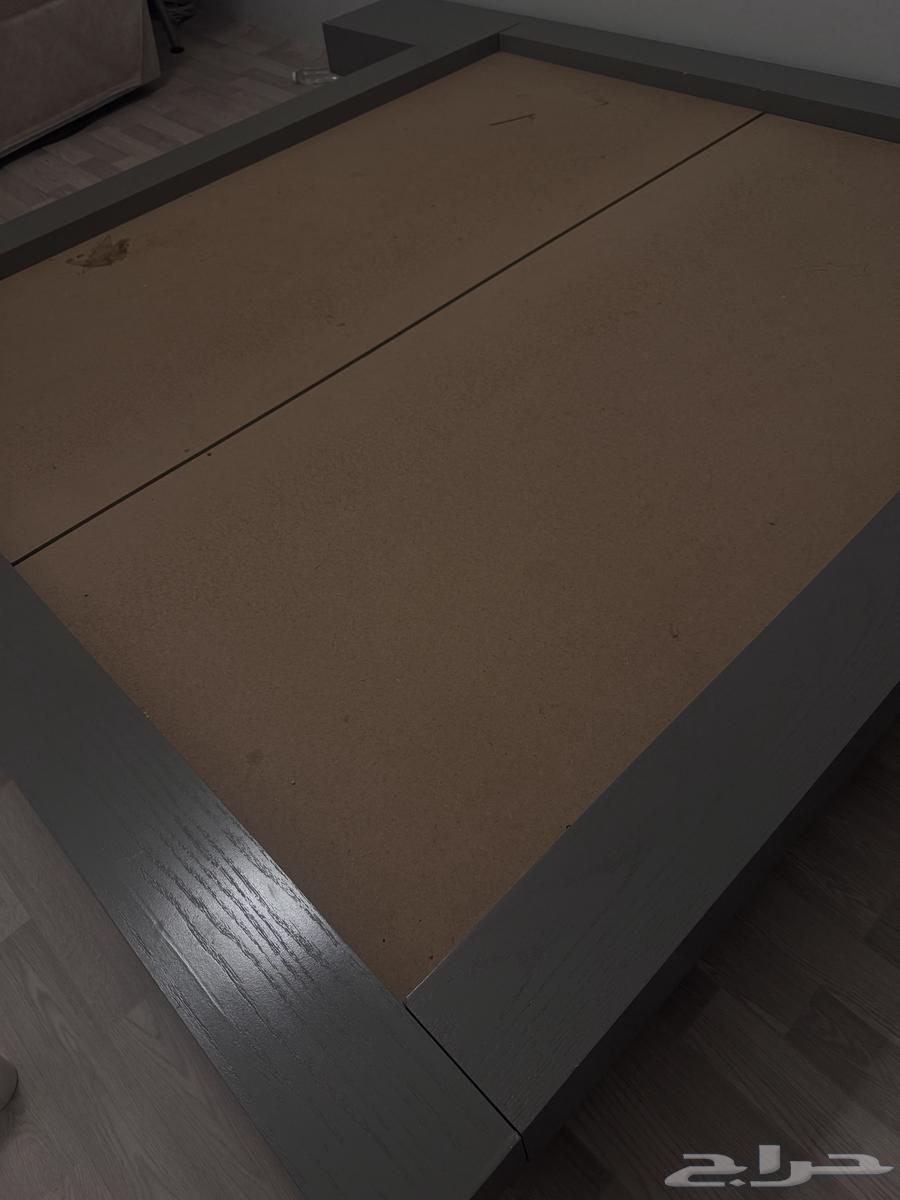 سرير مزدوج كبير للبيع64548800456579112