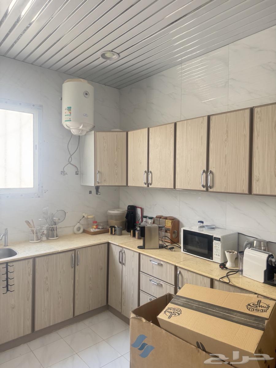 مطبخ ومكيفات للبيع فالدوادمي64547249404419111