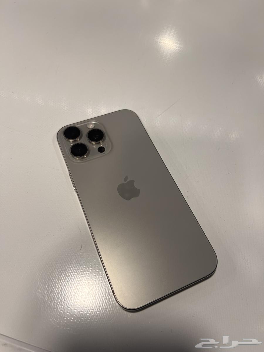 iPhone 16 Pro Max64550647600131113