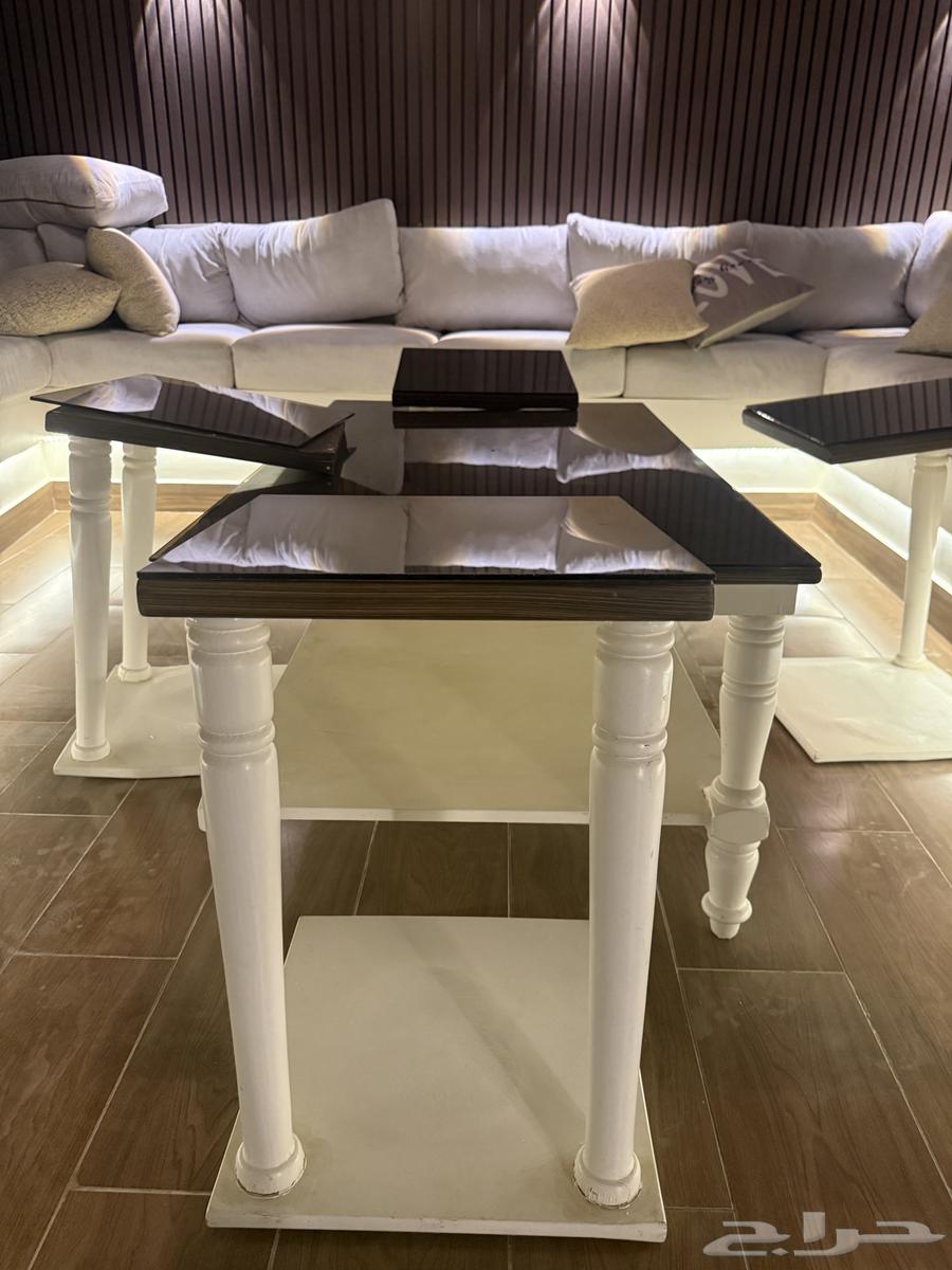 طقم طاولات خشب بني محروق بزجاج64552561989379111
