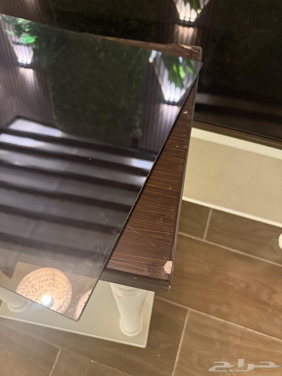 طقم طاولات خشب بني محروق بزجاج64552561989379113