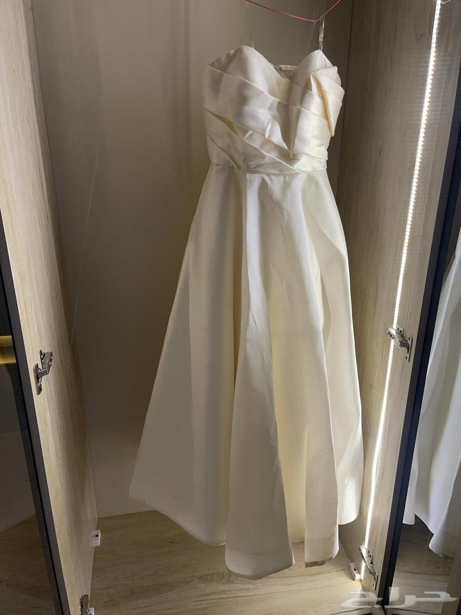 A white dress size S worn only once, perfect for a queen or bride, stunning64547930398849111