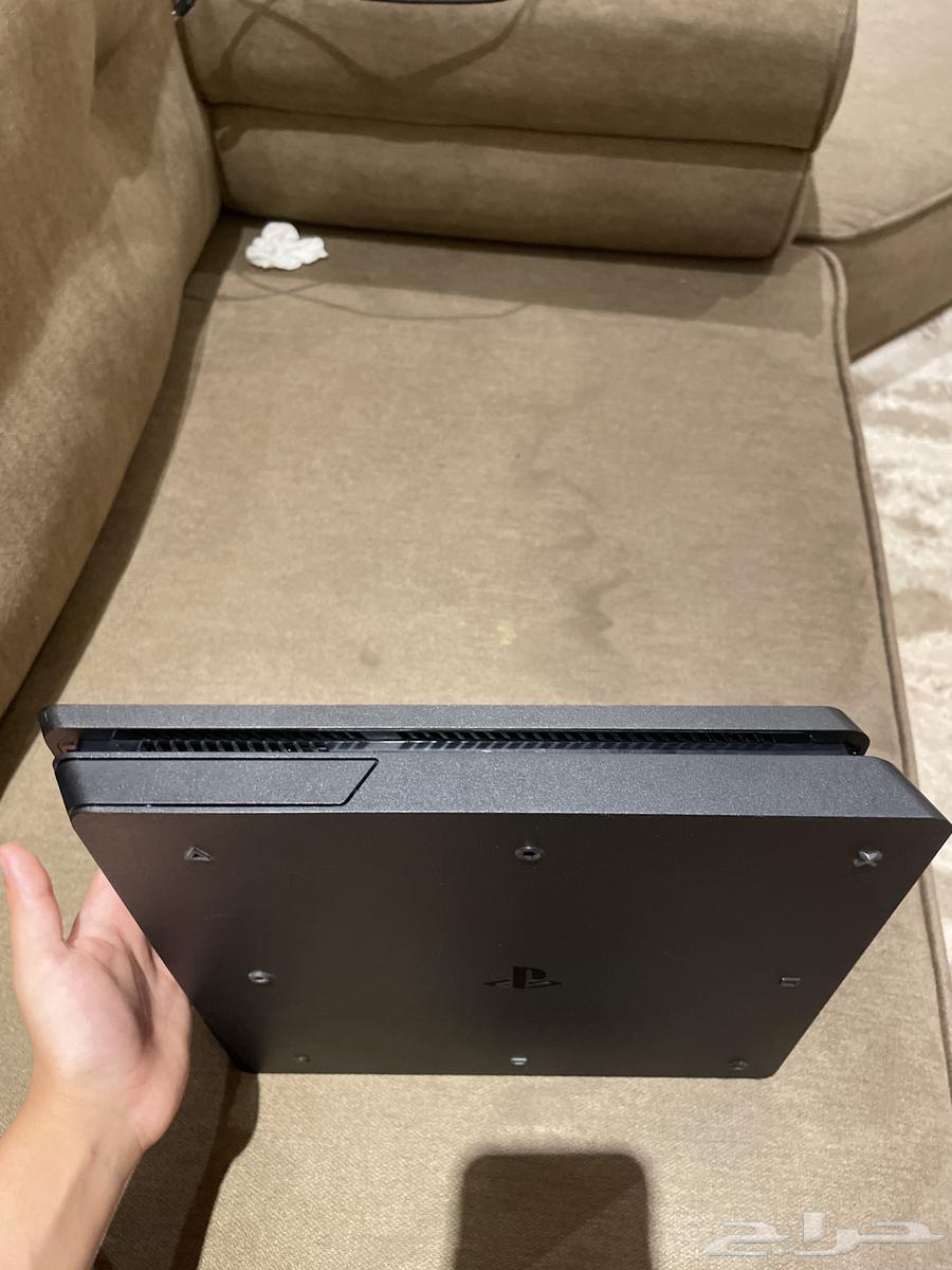 بلايستيشن فور نظيف جدا للبيع64548462625923113