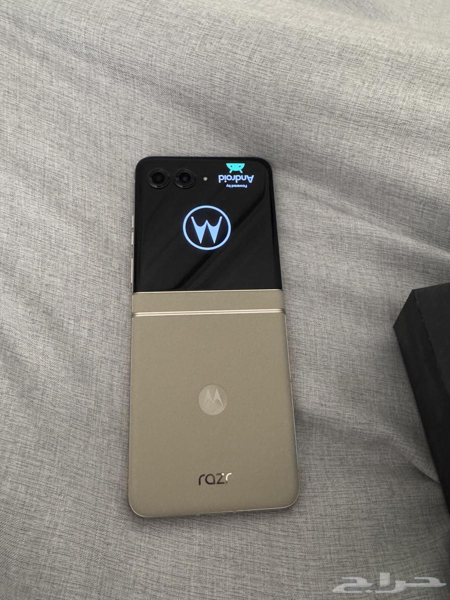 موتوريلا Razr 50 نظيييف جد ا64552477287427110