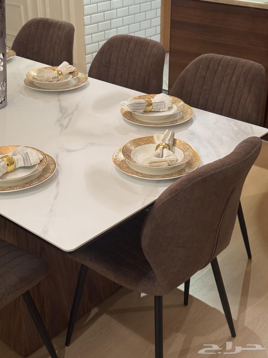 New dining table, never used64544100662913110